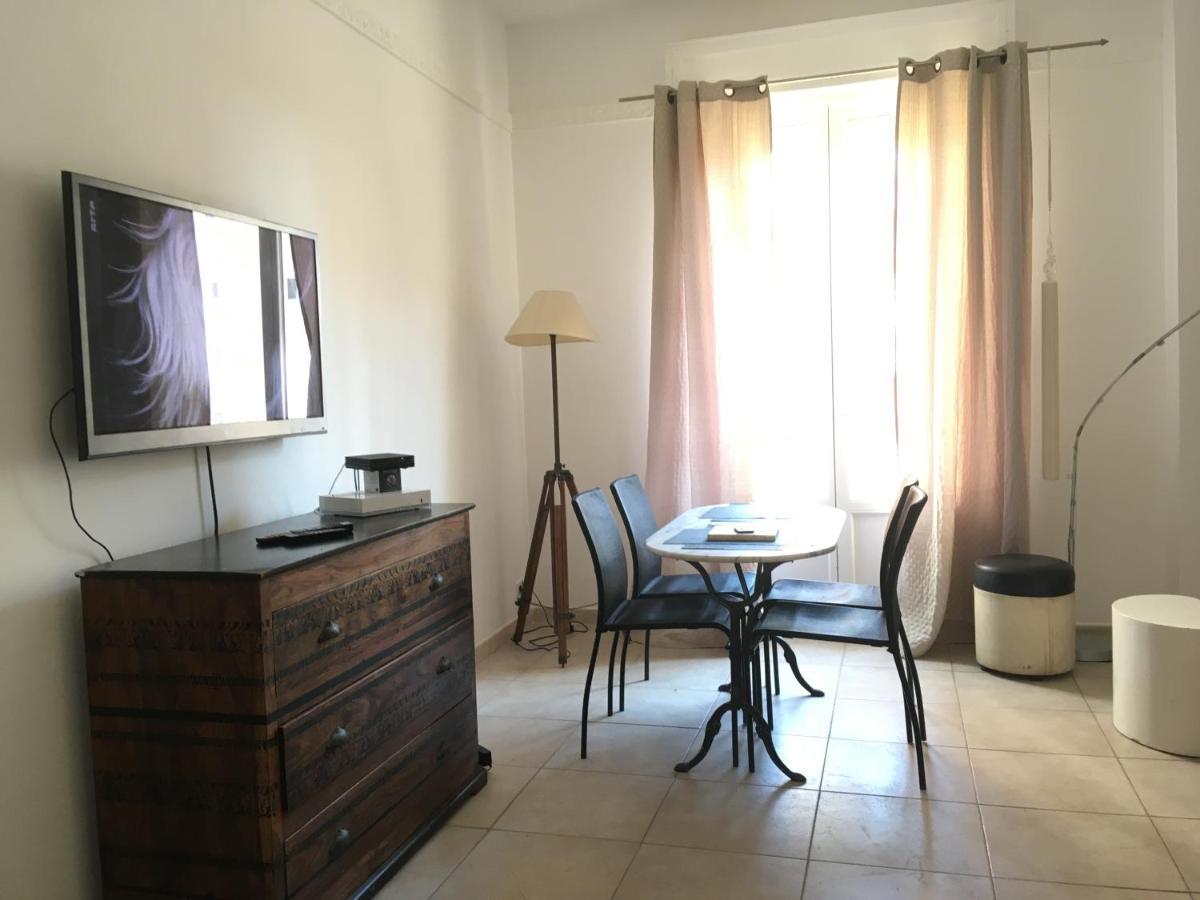 Pres De La Plage Ensoleille Apartment Juan-les-Pins Exterior foto